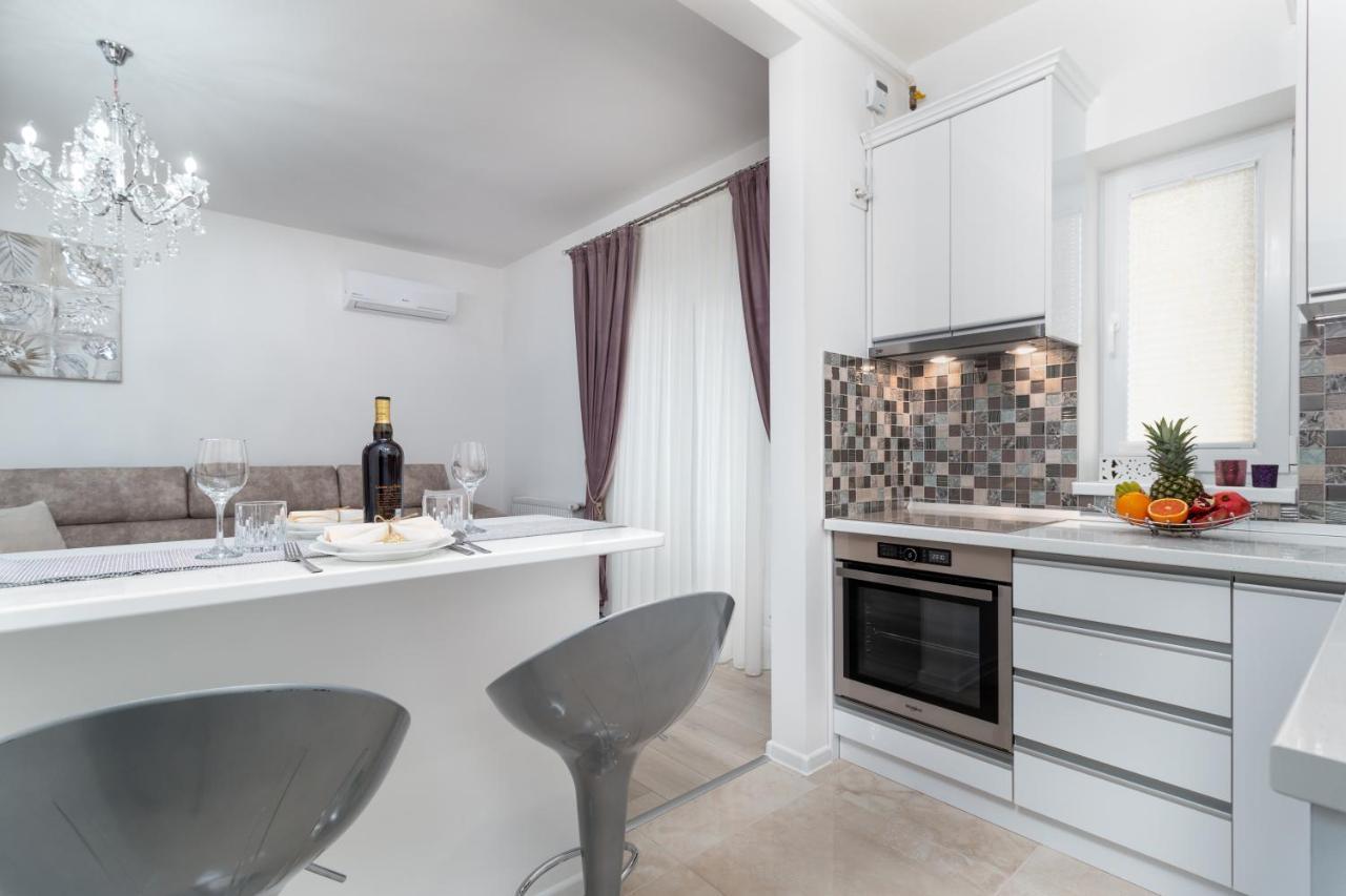 אורדאה Premier Apartment Luceafarul מראה חיצוני תמונה